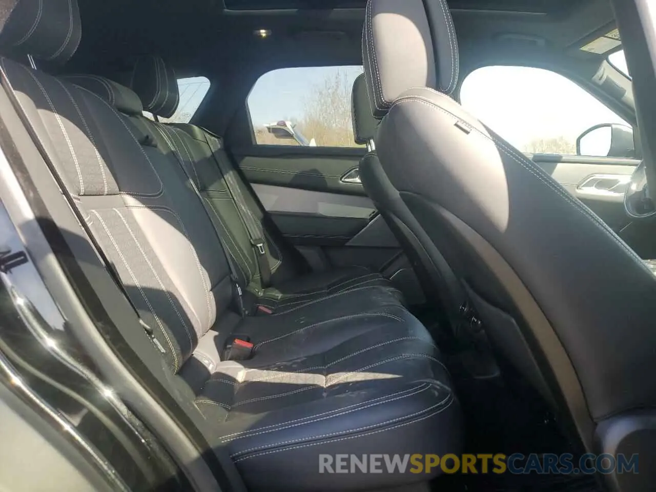 11 Photograph of a damaged car SALYL2EX5KA215004 LAND ROVER RANGEROVER 2019