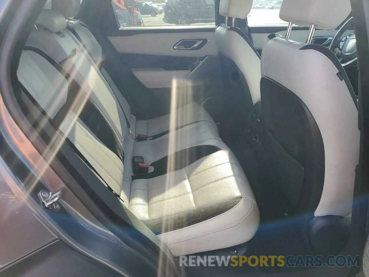 11 Photograph of a damaged car SALYL2EX9KA204782 LAND ROVER RANGEROVER 2019