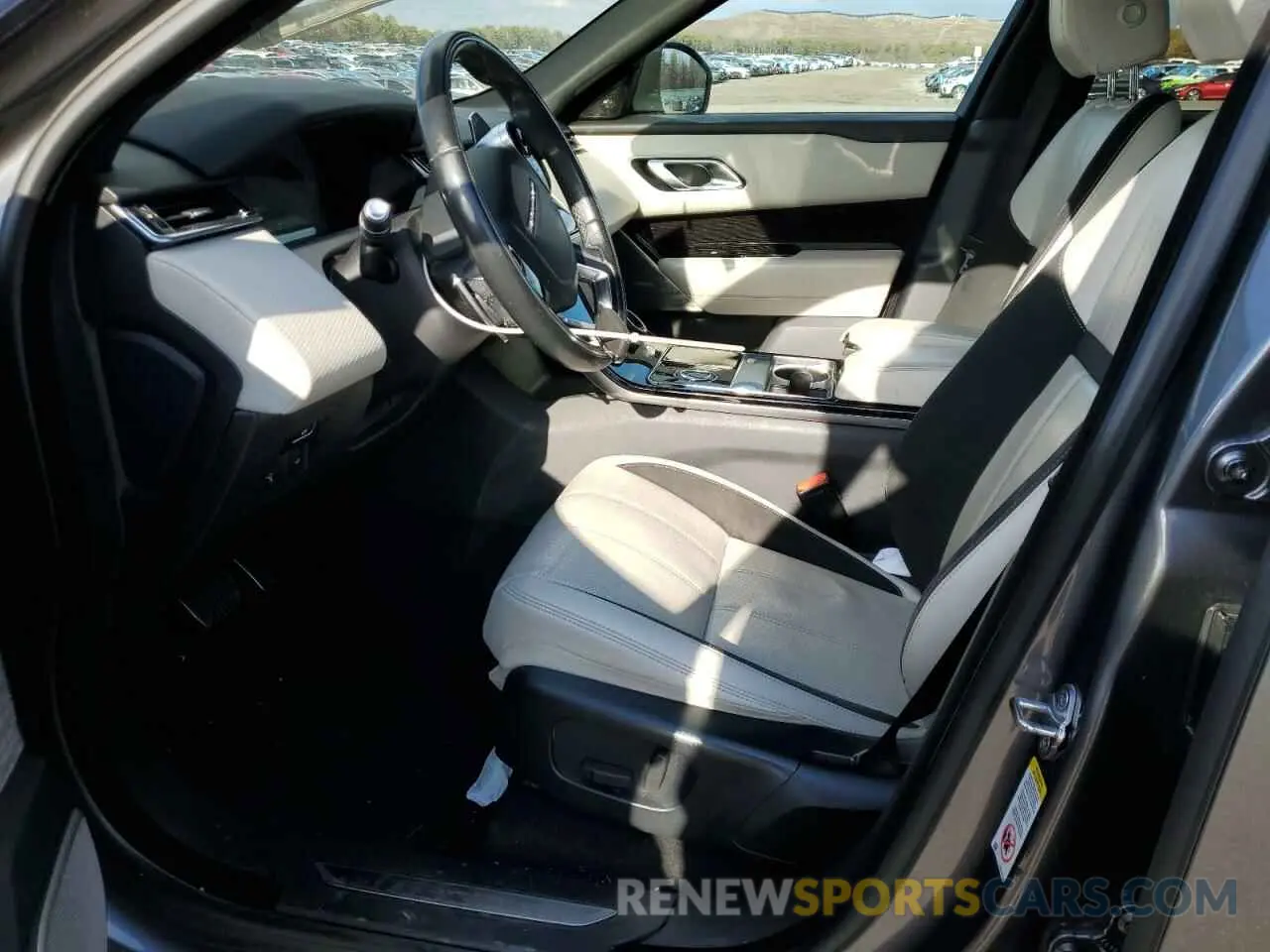 7 Photograph of a damaged car SALYL2EX9KA204782 LAND ROVER RANGEROVER 2019