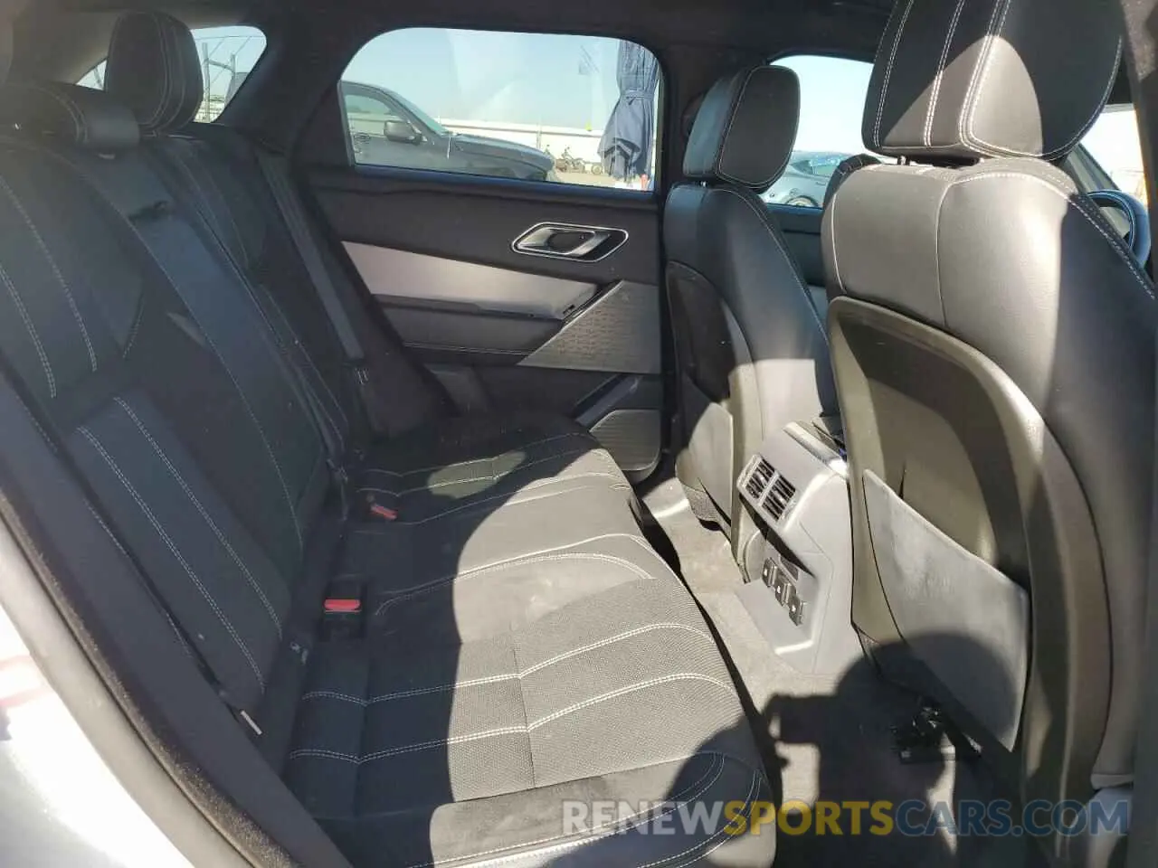 11 Photograph of a damaged car SALYL2EXXKA794412 LAND ROVER RANGEROVER 2019