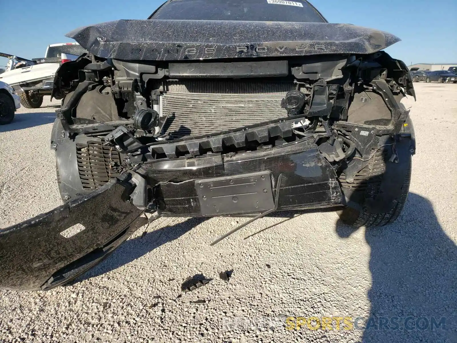 9 Photograph of a damaged car SALYL2FV1KA210203 LAND ROVER RANGEROVER 2019