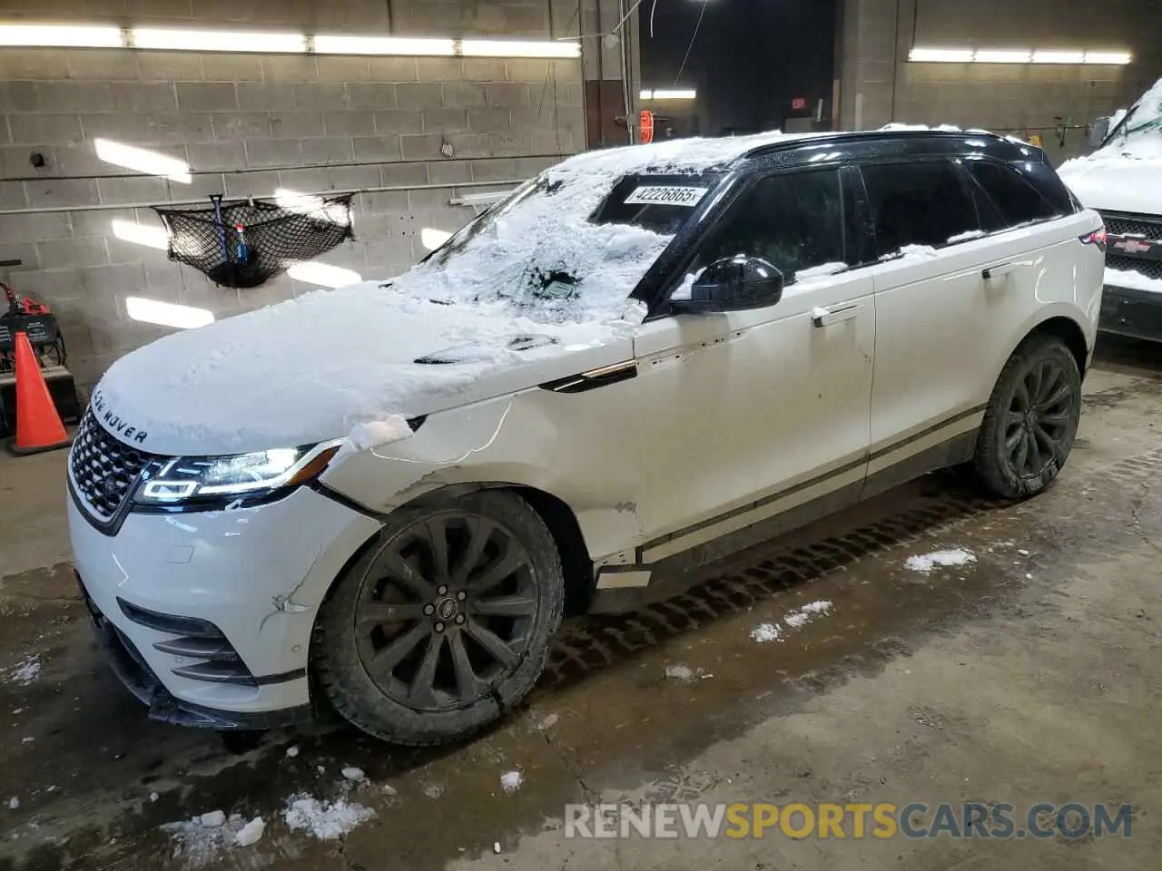 1 Photograph of a damaged car SALYL2FV4KA207621 LAND ROVER RANGEROVER 2019
