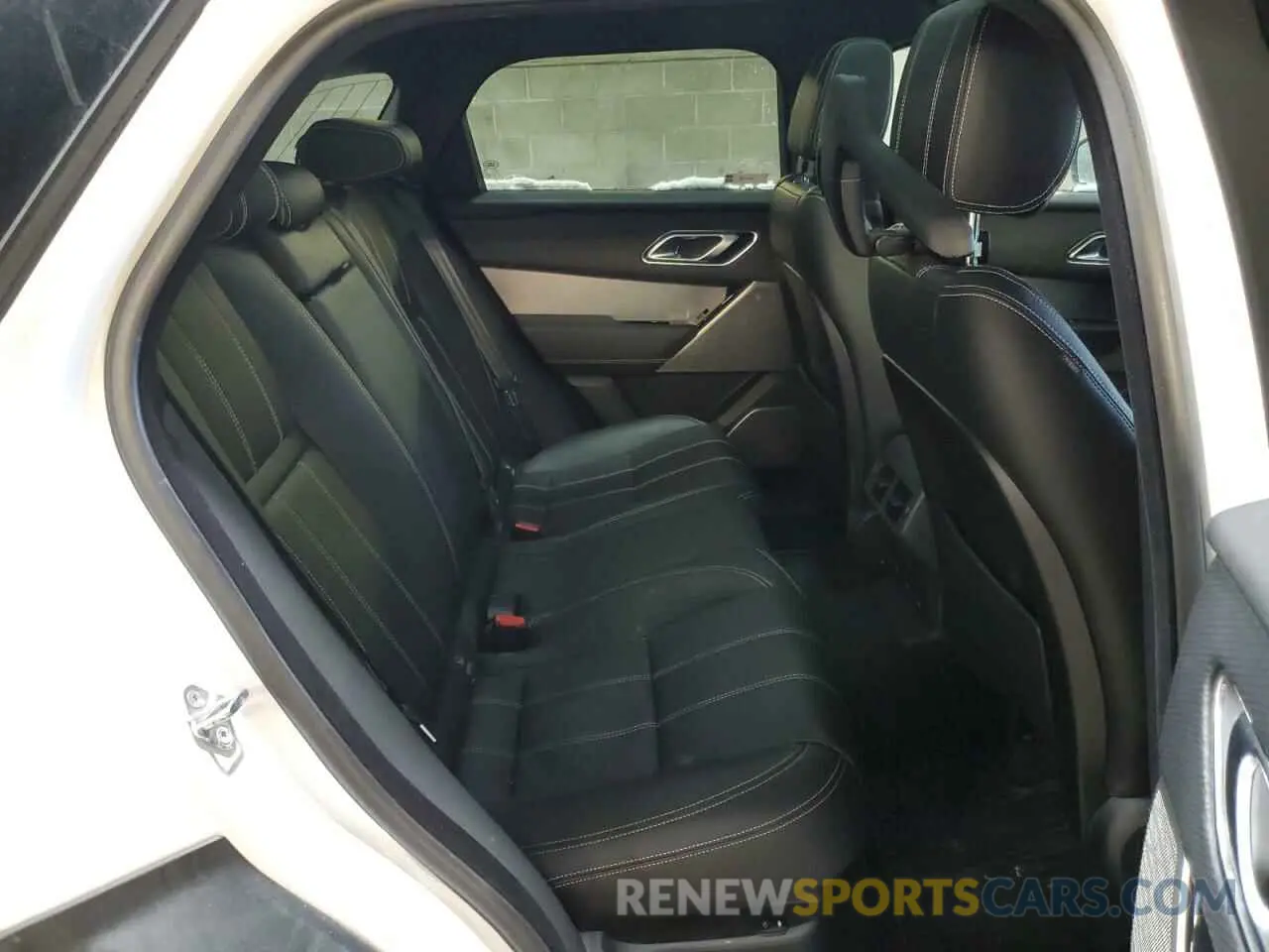 11 Photograph of a damaged car SALYL2FV4KA207621 LAND ROVER RANGEROVER 2019