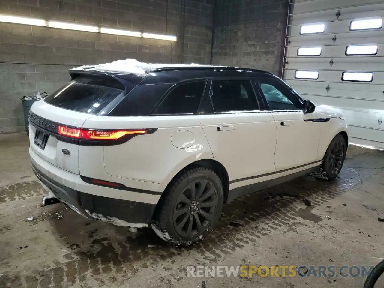 3 Photograph of a damaged car SALYL2FV4KA207621 LAND ROVER RANGEROVER 2019