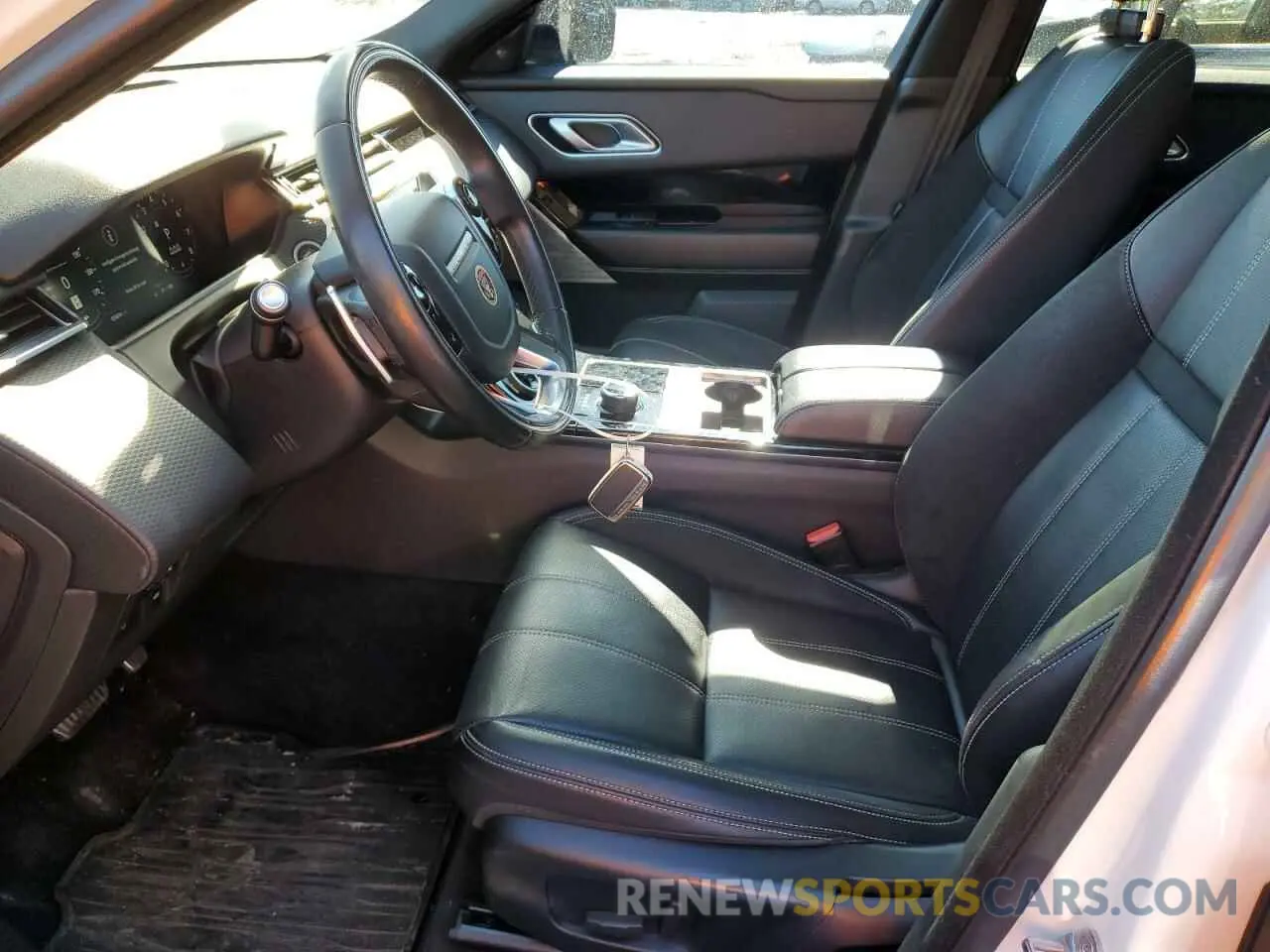 7 Photograph of a damaged car SALYL2FV4KA233877 LAND ROVER RANGEROVER 2019