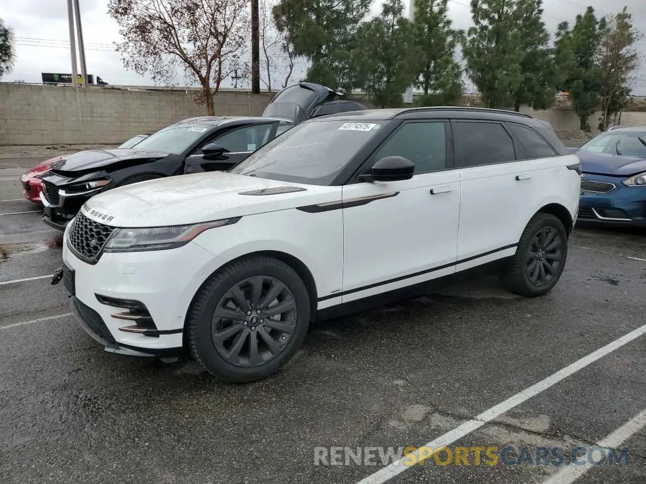 1 Photograph of a damaged car SALYL2FV6KA207863 LAND ROVER RANGEROVER 2019