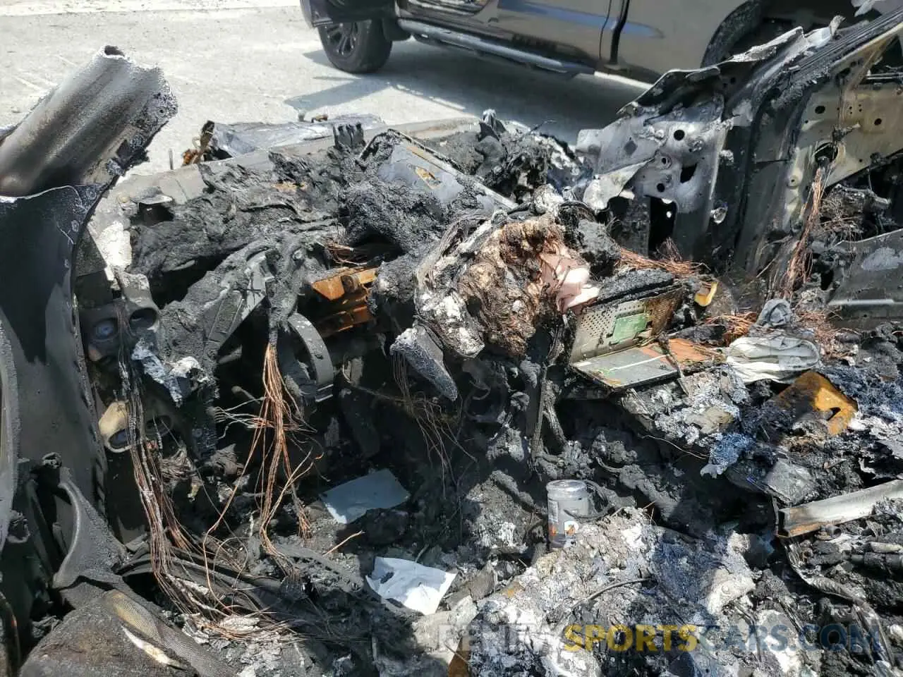 9 Photograph of a damaged car SALYL2FV9KA211485 LAND ROVER RANGEROVER 2019