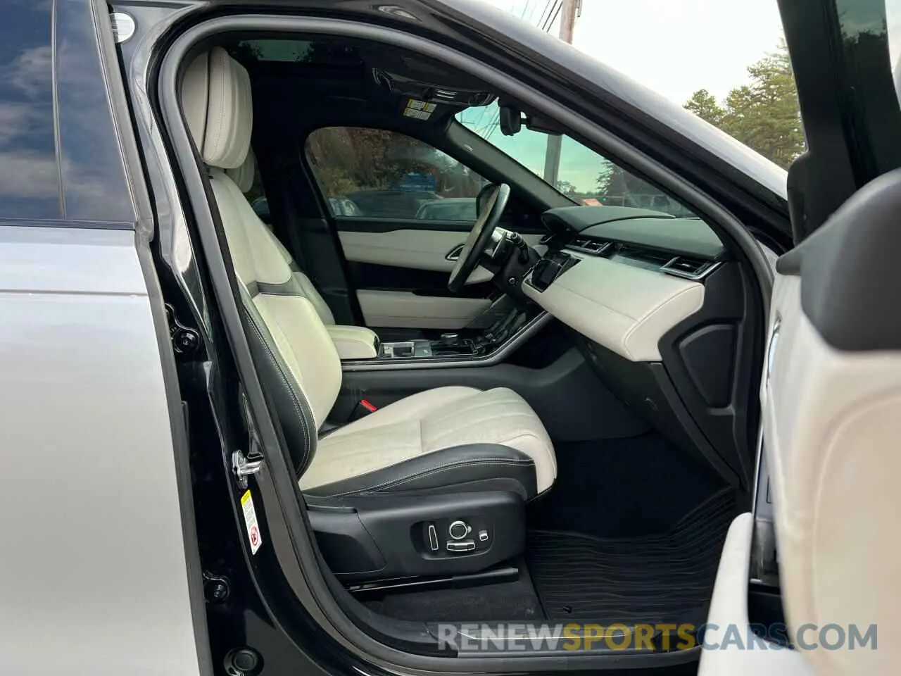 5 Photograph of a damaged car SALYM2EV7KA786991 LAND ROVER RANGEROVER 2019