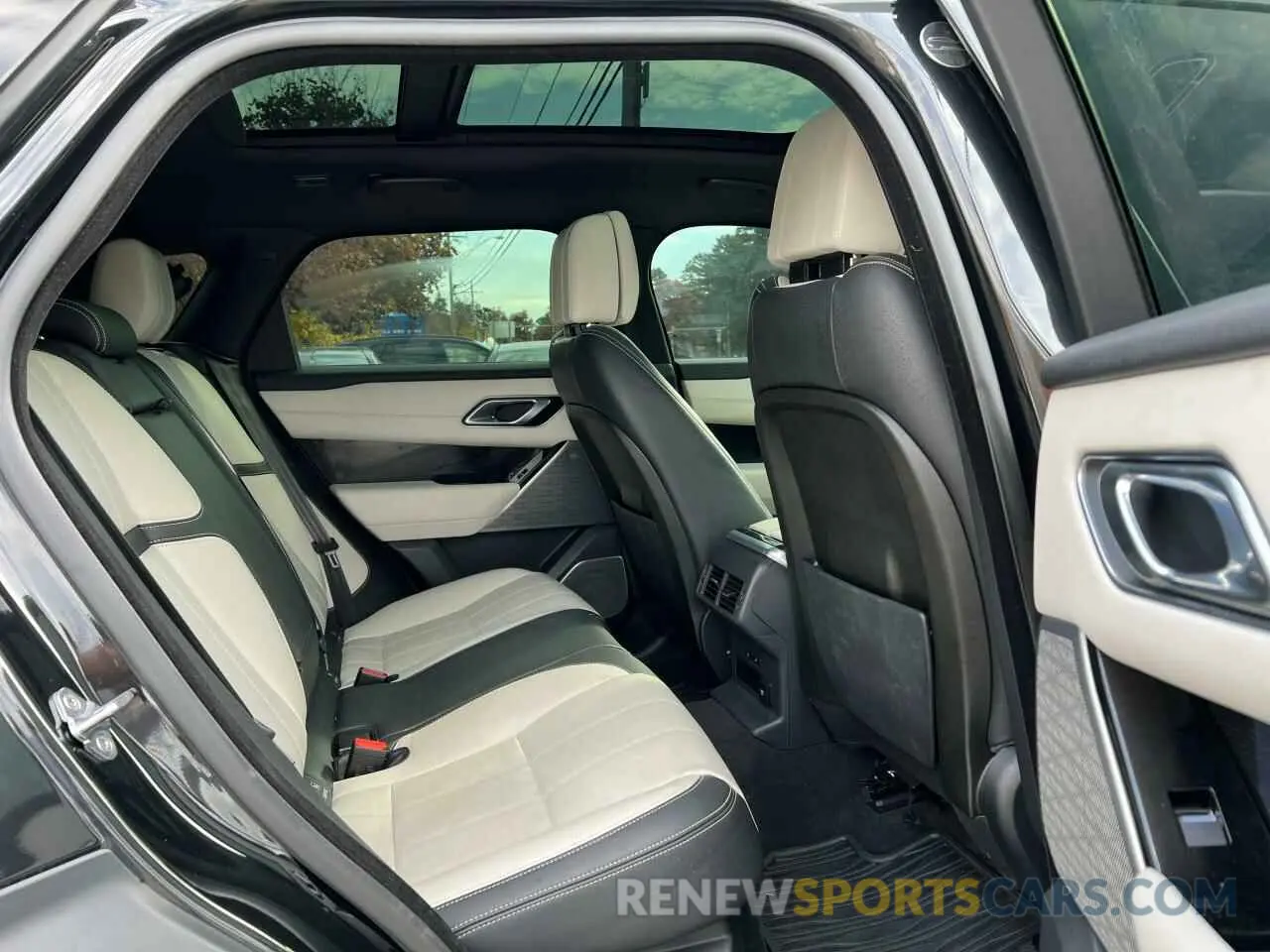 6 Photograph of a damaged car SALYM2EV7KA786991 LAND ROVER RANGEROVER 2019