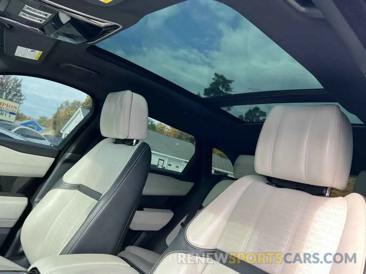 9 Photograph of a damaged car SALYM2EV7KA786991 LAND ROVER RANGEROVER 2019