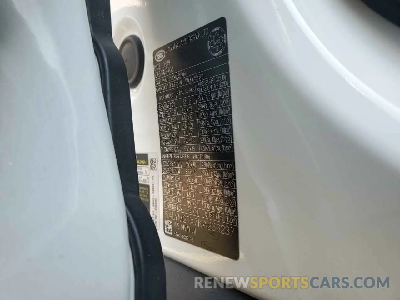 14 Photograph of a damaged car SALYM2FX7KA236237 LAND ROVER RANGEROVER 2019