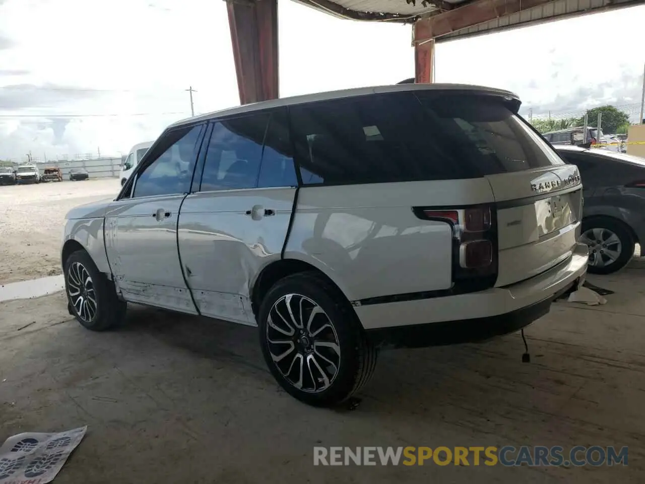 2 Photograph of a damaged car SALGR2SU0LA570488 LAND ROVER RANGEROVER 2020