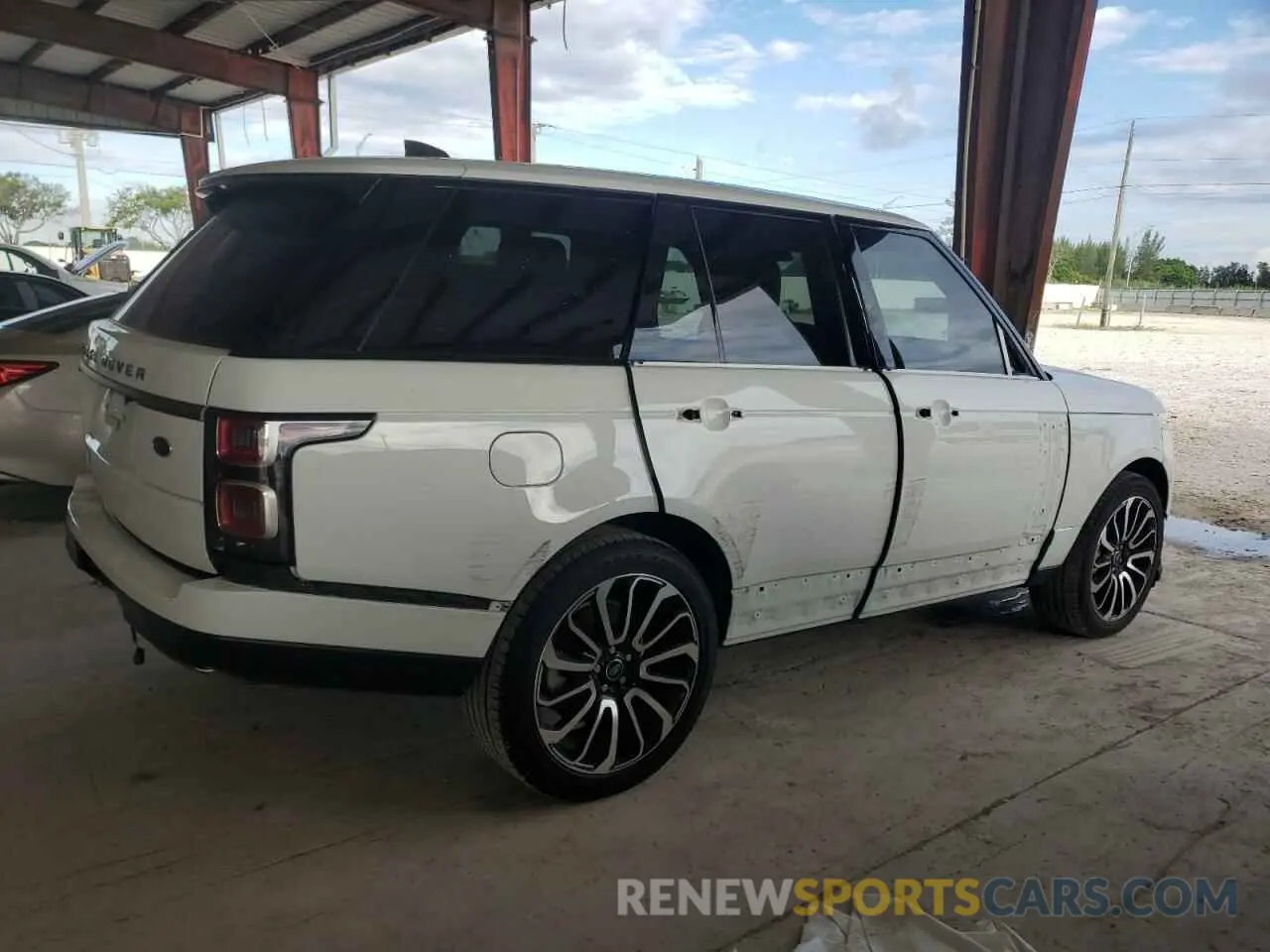 3 Photograph of a damaged car SALGR2SU0LA570488 LAND ROVER RANGEROVER 2020