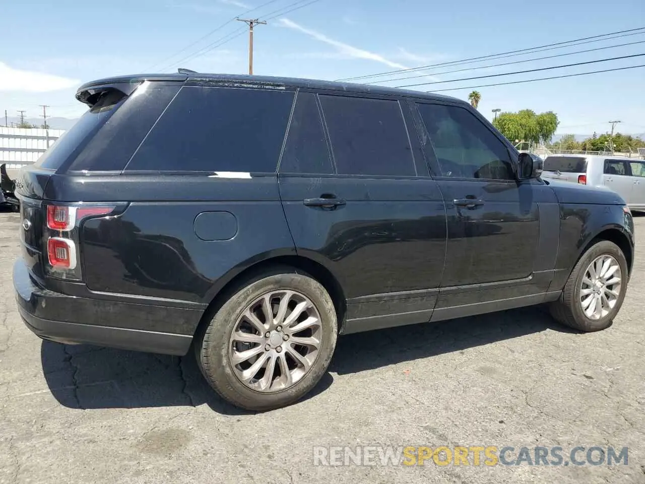3 Photograph of a damaged car SALGR2SU6LA579082 LAND ROVER RANGEROVER 2020