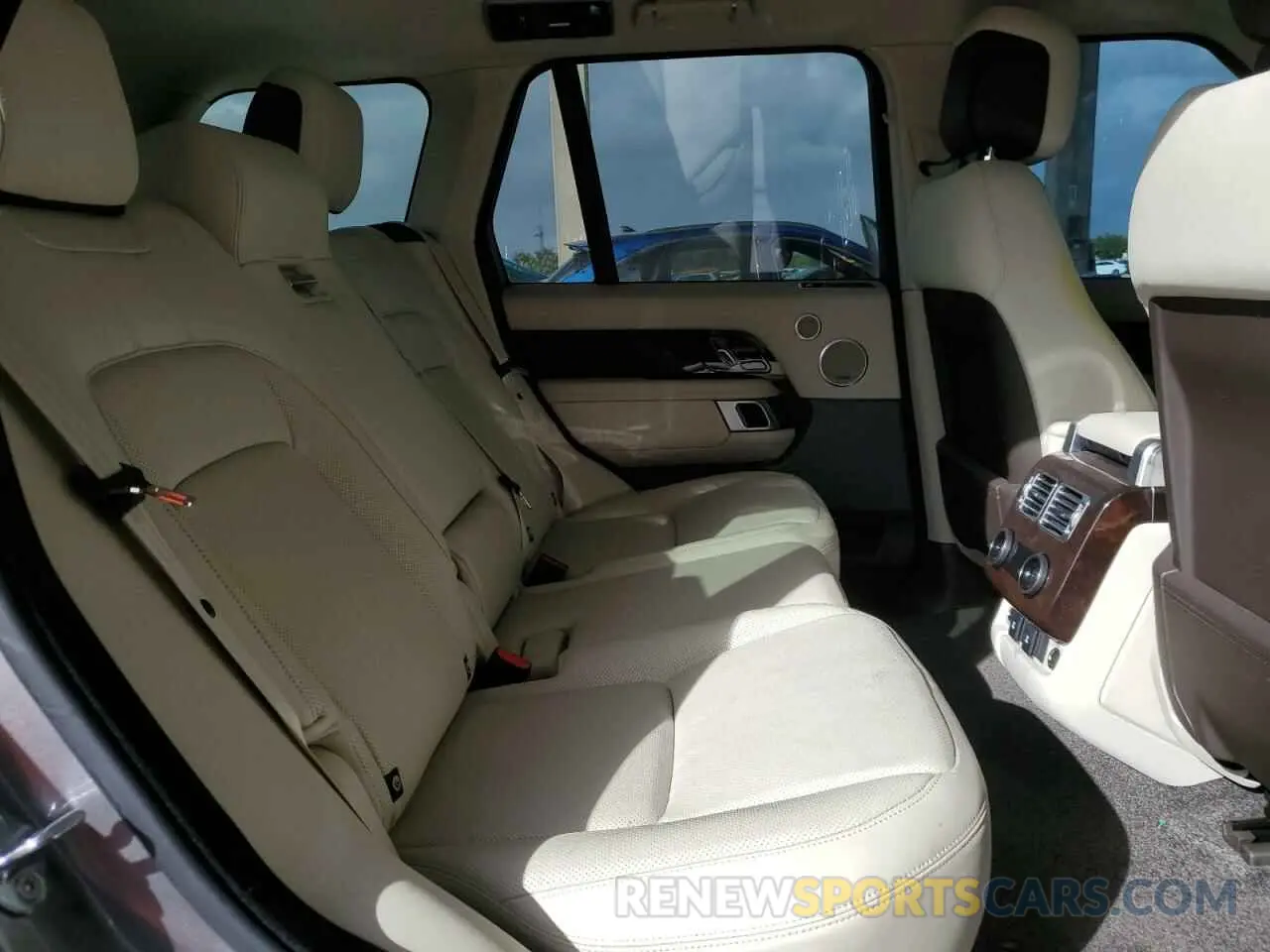 11 Photograph of a damaged car SALGS2RK6LA596814 LAND ROVER RANGEROVER 2020