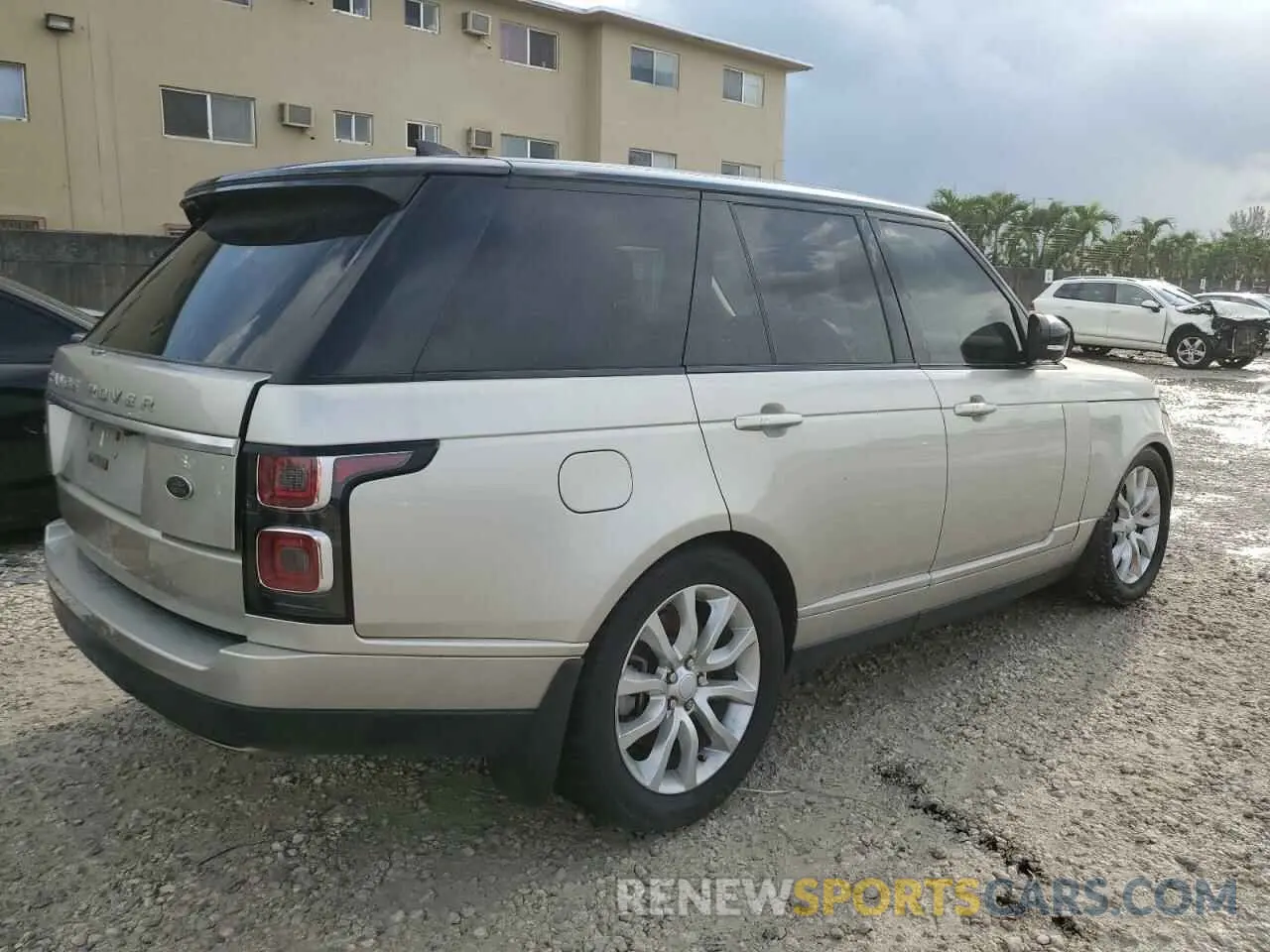 3 Photograph of a damaged car SALGS2RU1LA582207 LAND ROVER RANGEROVER 2020