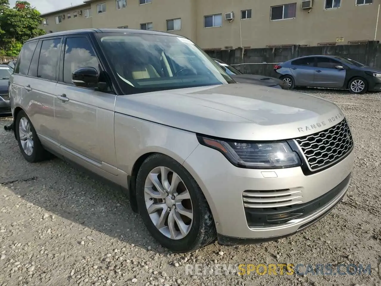 4 Photograph of a damaged car SALGS2RU1LA582207 LAND ROVER RANGEROVER 2020