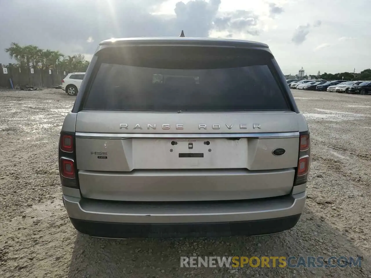 6 Photograph of a damaged car SALGS2RU1LA582207 LAND ROVER RANGEROVER 2020
