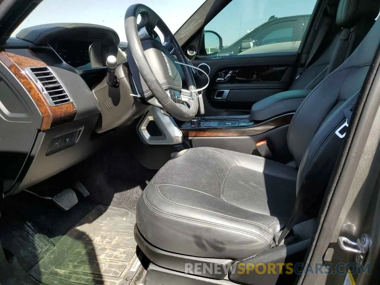 7 Photograph of a damaged car SALGS2RU1LA584670 LAND ROVER RANGEROVER 2020