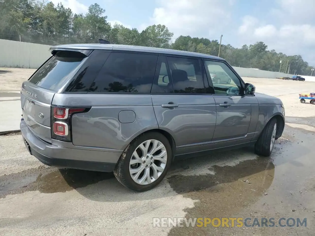 3 Photograph of a damaged car SALGS2RU2LA584645 LAND ROVER RANGEROVER 2020