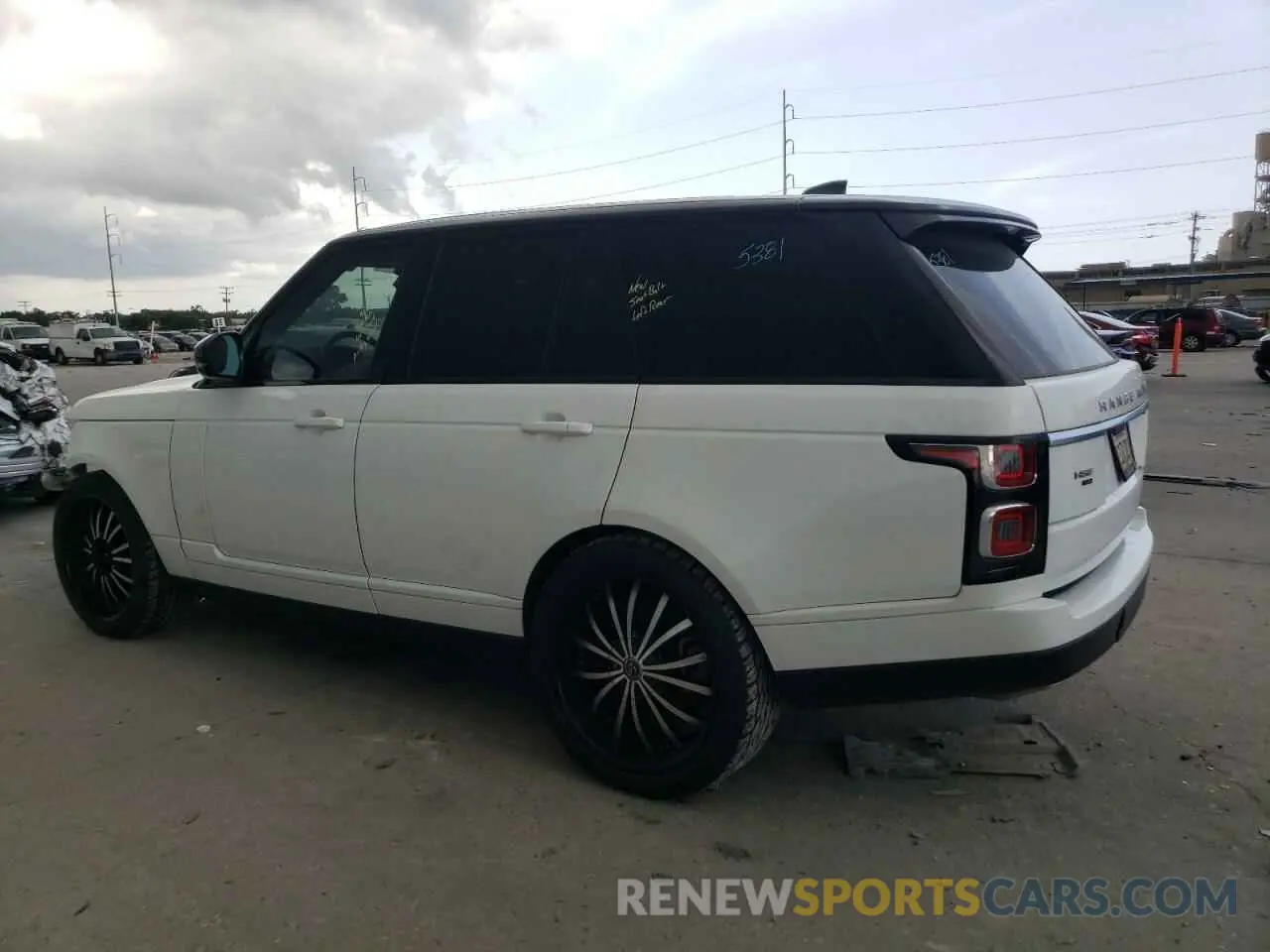 2 Photograph of a damaged car SALGS2RU5LA583313 LAND ROVER RANGEROVER 2020