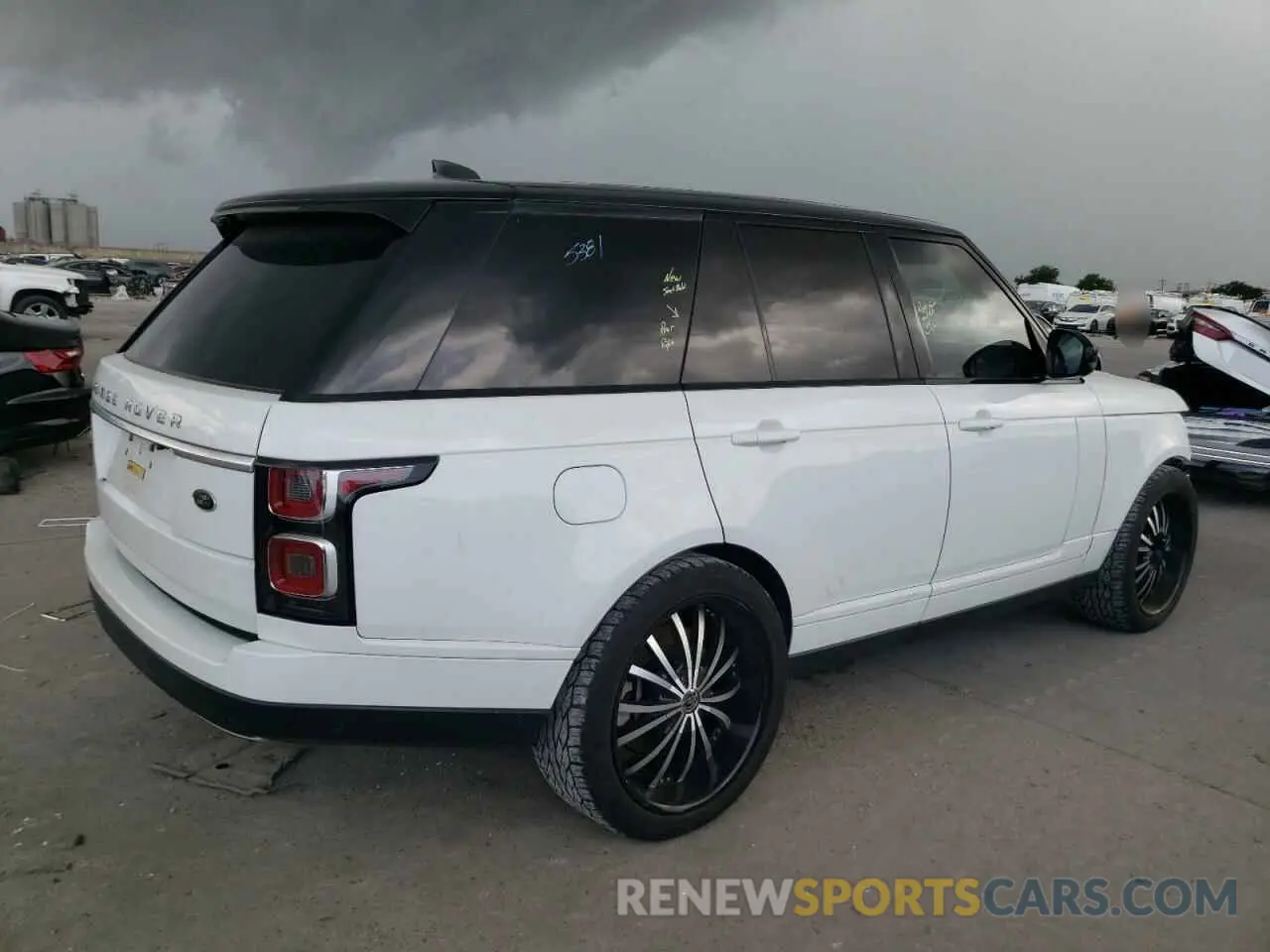 3 Photograph of a damaged car SALGS2RU5LA583313 LAND ROVER RANGEROVER 2020