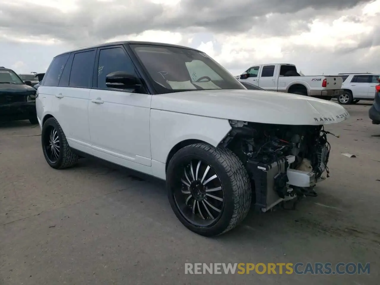 4 Photograph of a damaged car SALGS2RU5LA583313 LAND ROVER RANGEROVER 2020