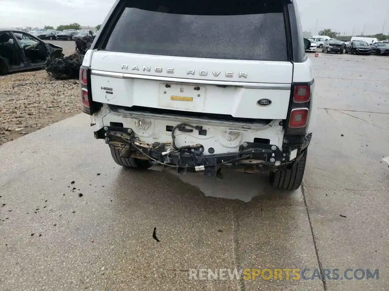 9 Photograph of a damaged car SALGS2RU7LA401157 LAND ROVER RANGEROVER 2020