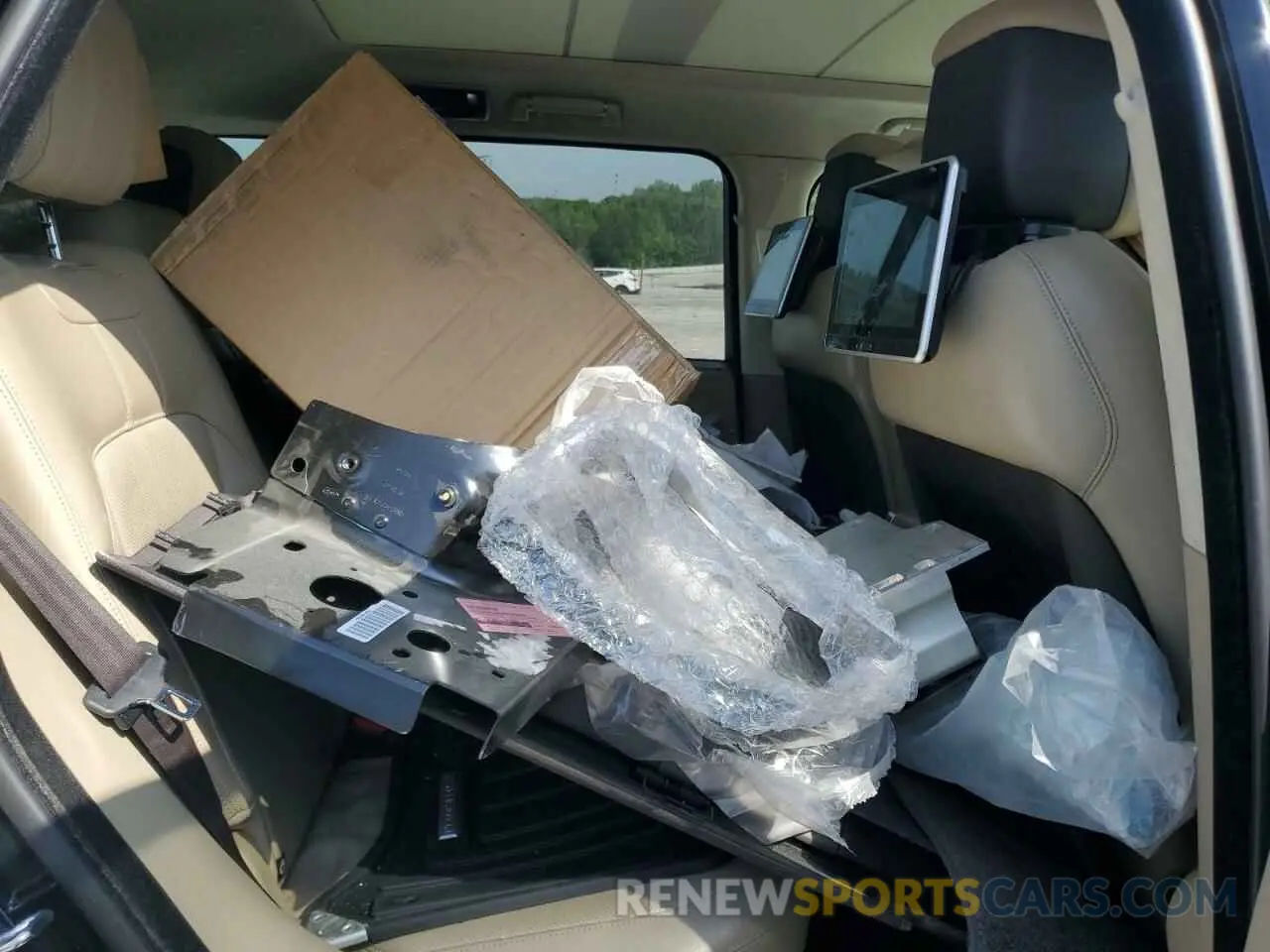 11 Photograph of a damaged car SALGS2RU7LA574256 LAND ROVER RANGEROVER 2020