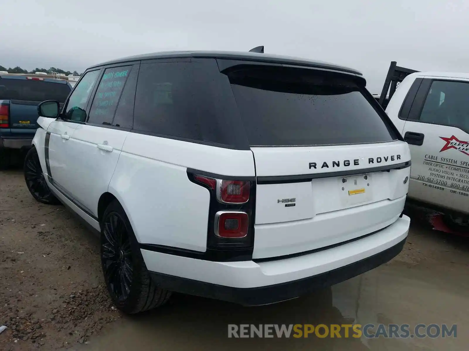 3 Photograph of a damaged car SALGS2RU9LA574548 LAND ROVER RANGEROVER 2020