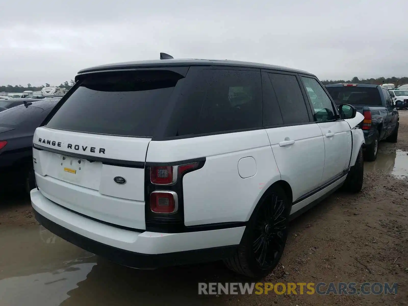 4 Photograph of a damaged car SALGS2RU9LA574548 LAND ROVER RANGEROVER 2020