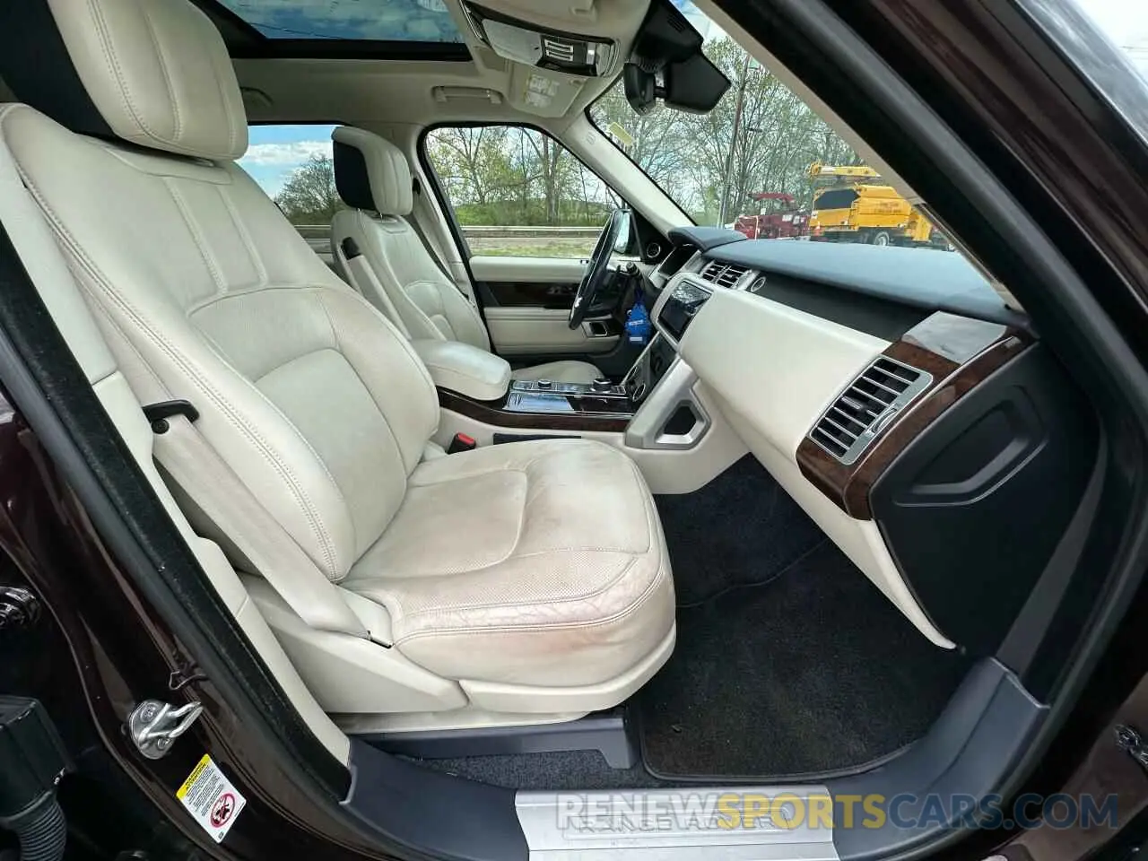 5 Photograph of a damaged car SALGS2RUXLA598308 LAND ROVER RANGEROVER 2020