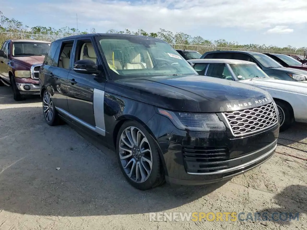 4 Photograph of a damaged car SALGS2SE0LA568897 LAND ROVER RANGEROVER 2020