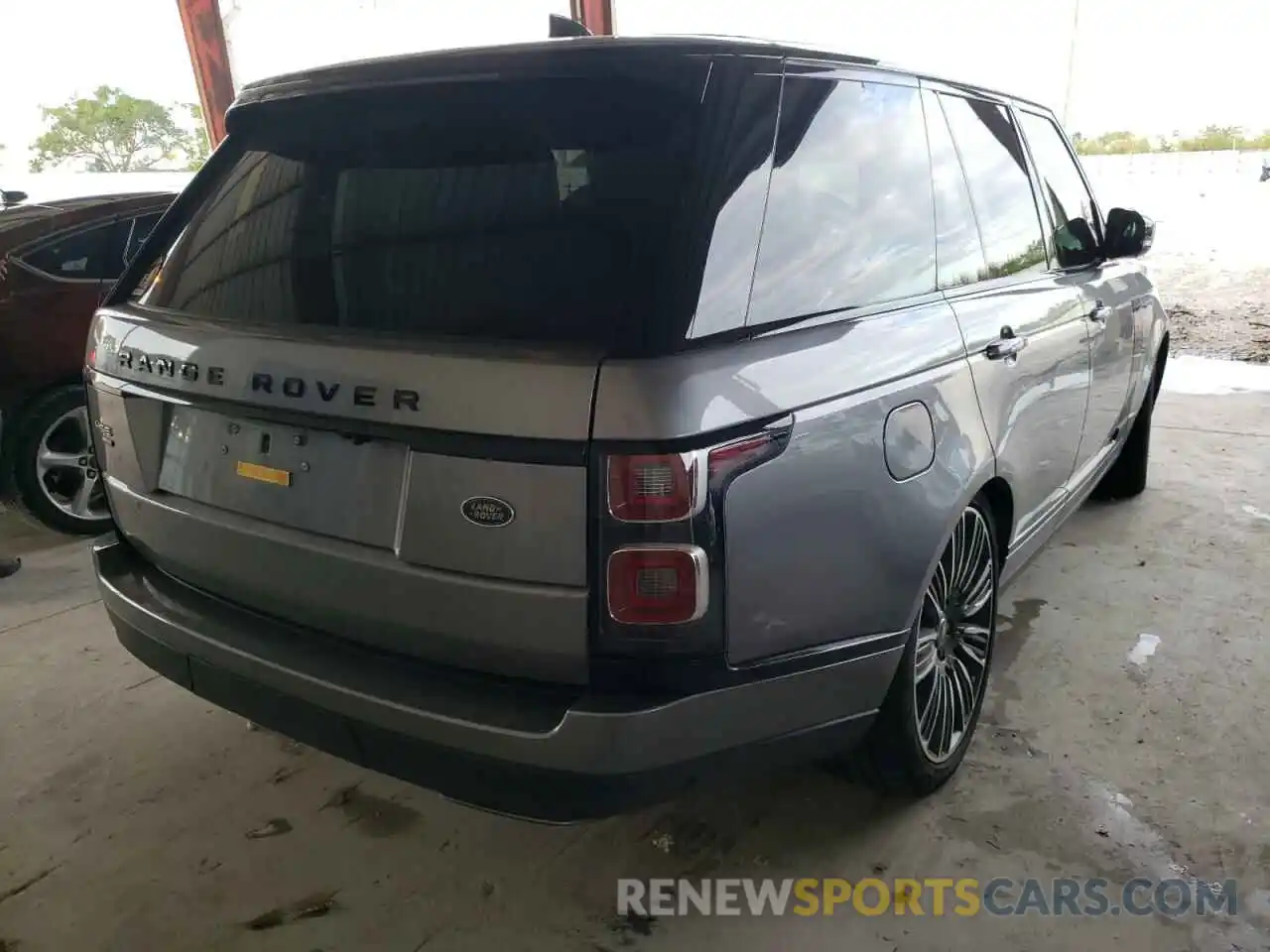 4 Photograph of a damaged car SALGS2SE4LA568756 LAND ROVER RANGEROVER 2020