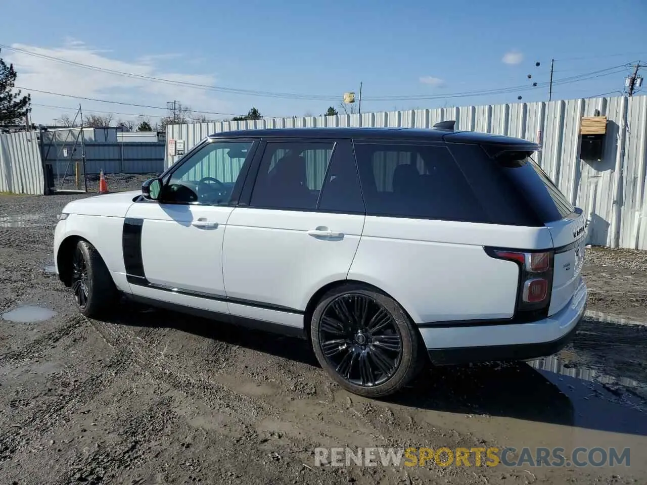 2 Photograph of a damaged car SALGS2SE8LA579131 LAND ROVER RANGEROVER 2020