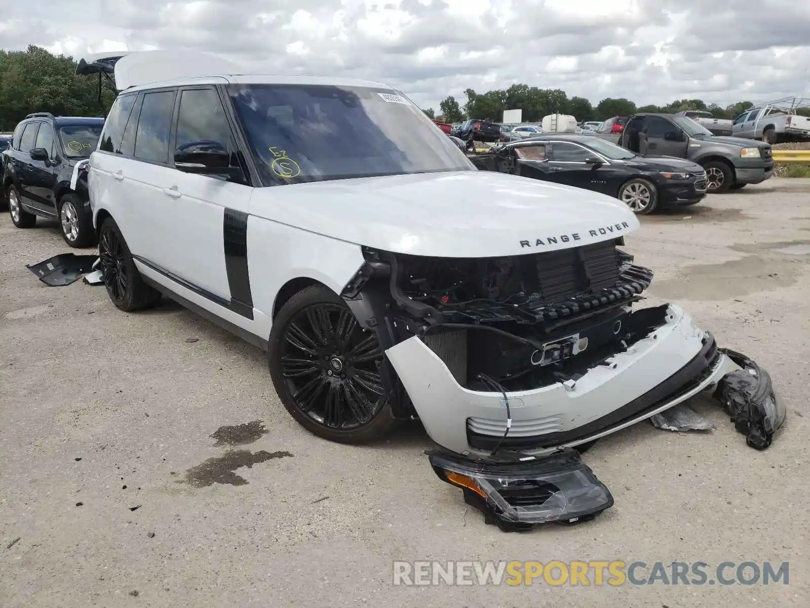 1 Photograph of a damaged car SALGS2SE9LA570759 LAND ROVER RANGEROVER 2020