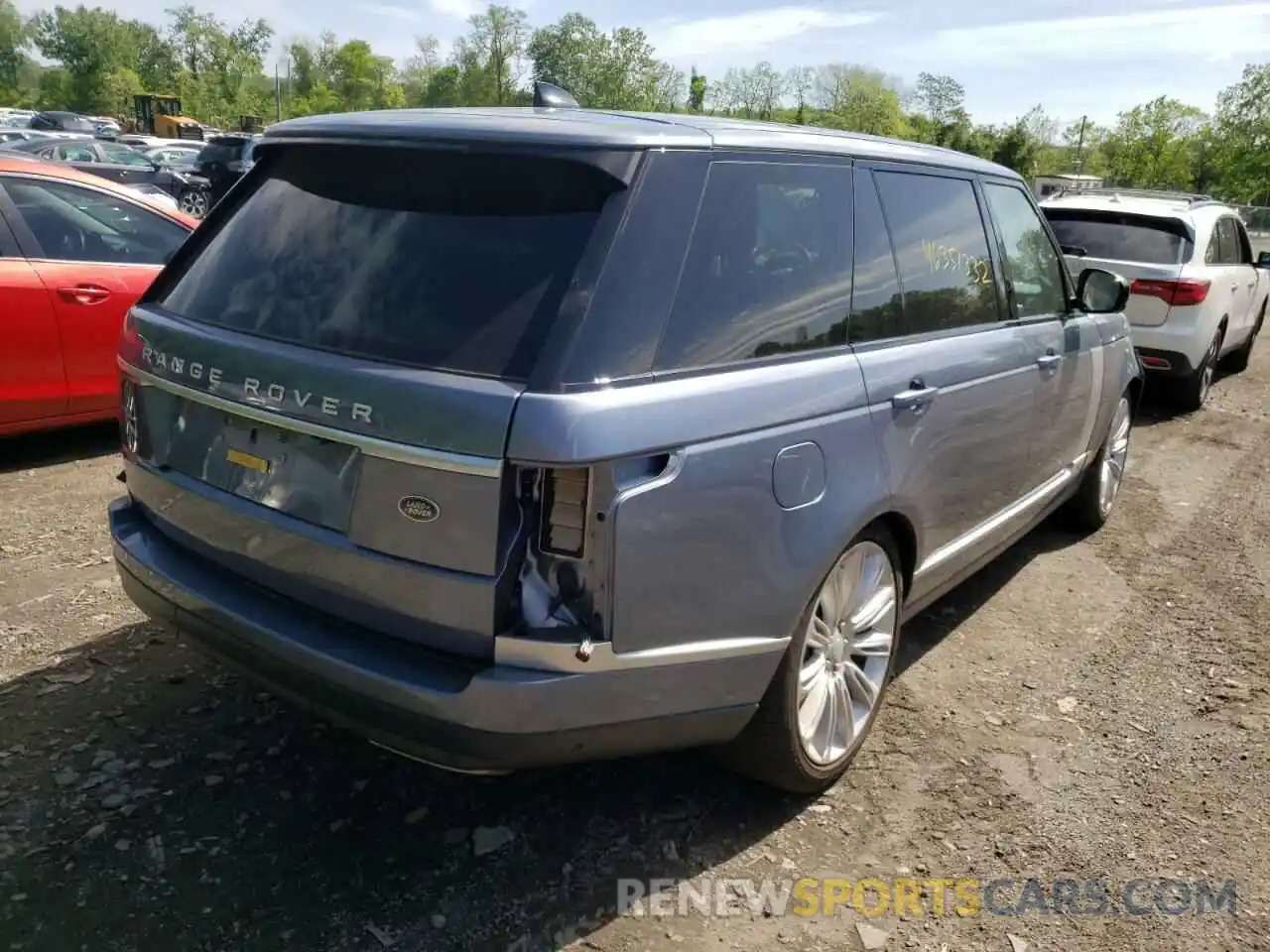 4 Photograph of a damaged car SALGS5SE5LA569576 LAND ROVER RANGEROVER 2020