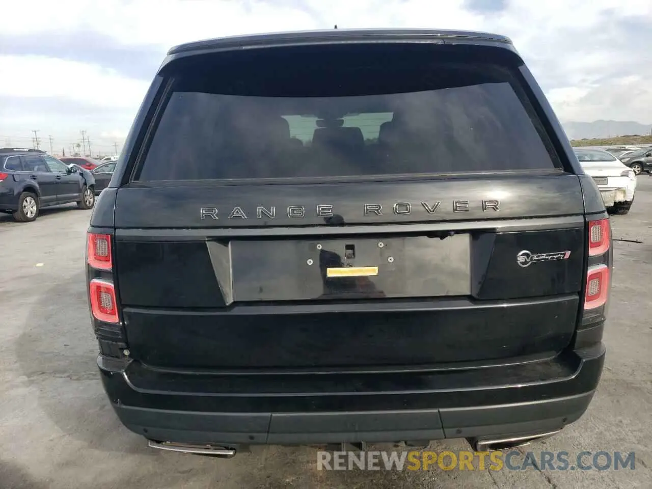 6 Photograph of a damaged car SALGW2REXLA580744 LAND ROVER RANGEROVER 2020