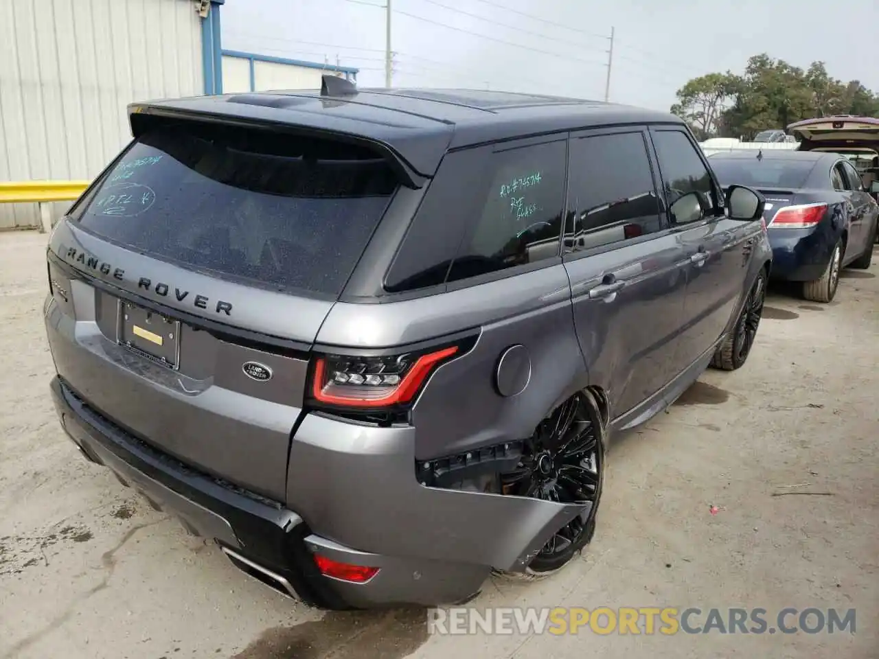 4 Photograph of a damaged car SALWR2SE0LA742944 LAND ROVER RANGEROVER 2020