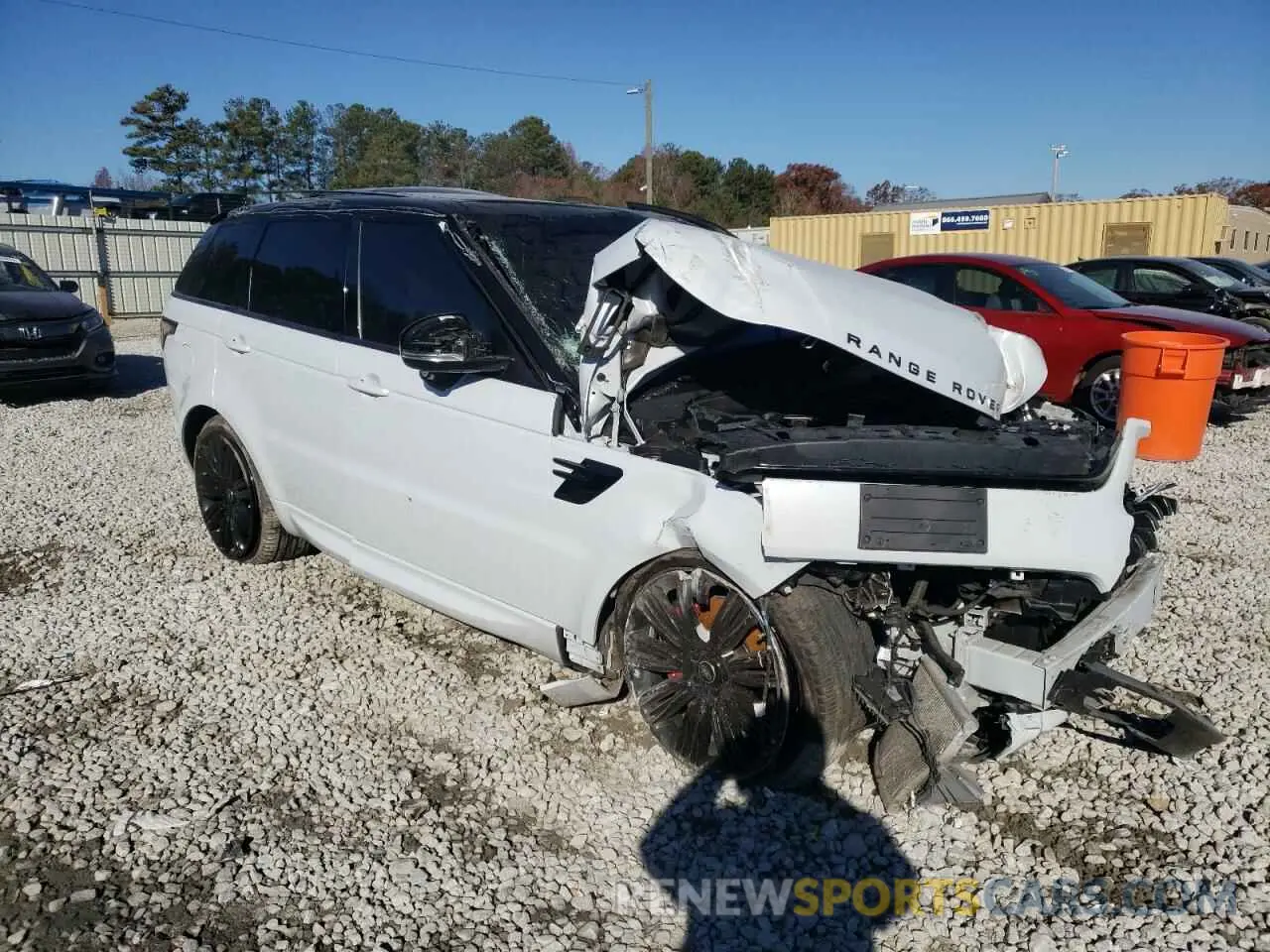 4 Photograph of a damaged car SALWR2SE4LA737732 LAND ROVER RANGEROVER 2020