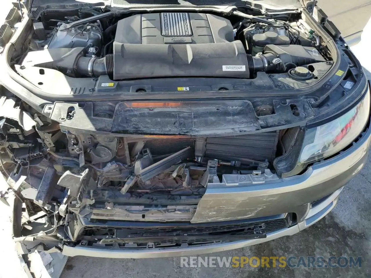 12 Photograph of a damaged car SALWR2SE9LA742523 LAND ROVER RANGEROVER 2020