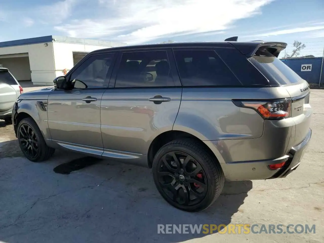 2 Photograph of a damaged car SALWR2SE9LA742523 LAND ROVER RANGEROVER 2020