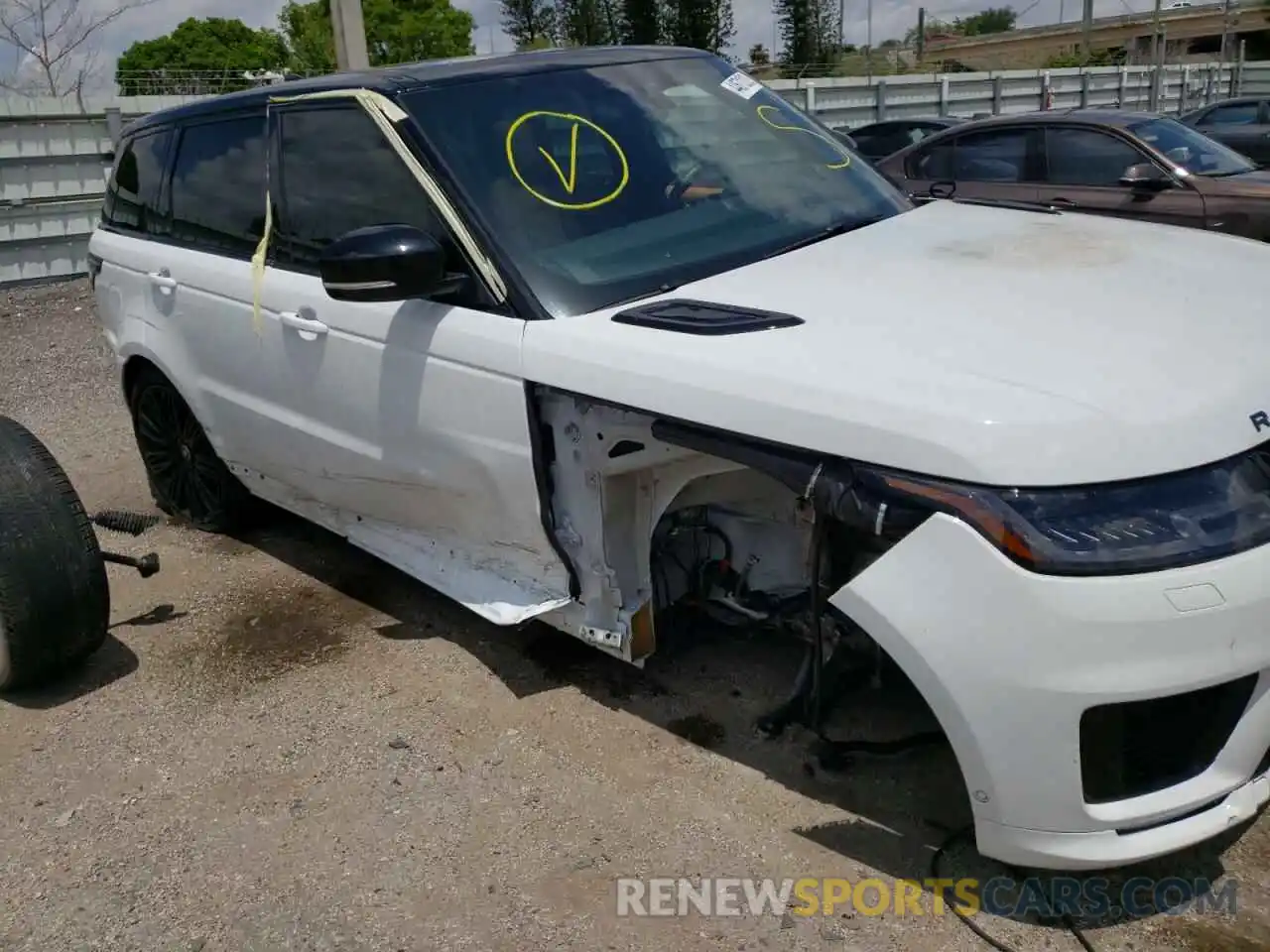 9 Photograph of a damaged car SALWR2SEXLA885304 LAND ROVER RANGEROVER 2020