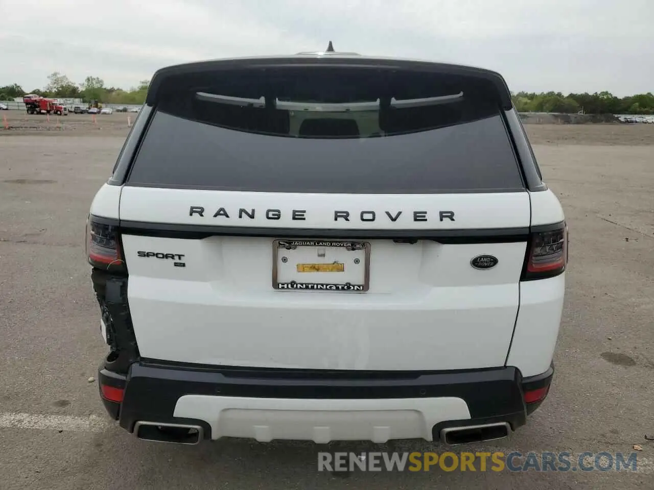 6 Photograph of a damaged car SALWR2SU0LA718831 LAND ROVER RANGEROVER 2020