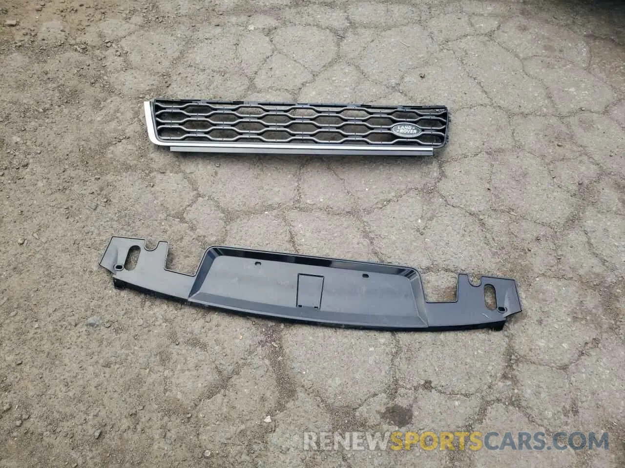 12 Photograph of a damaged car SALWR2SU5LA879675 LAND ROVER RANGEROVER 2020