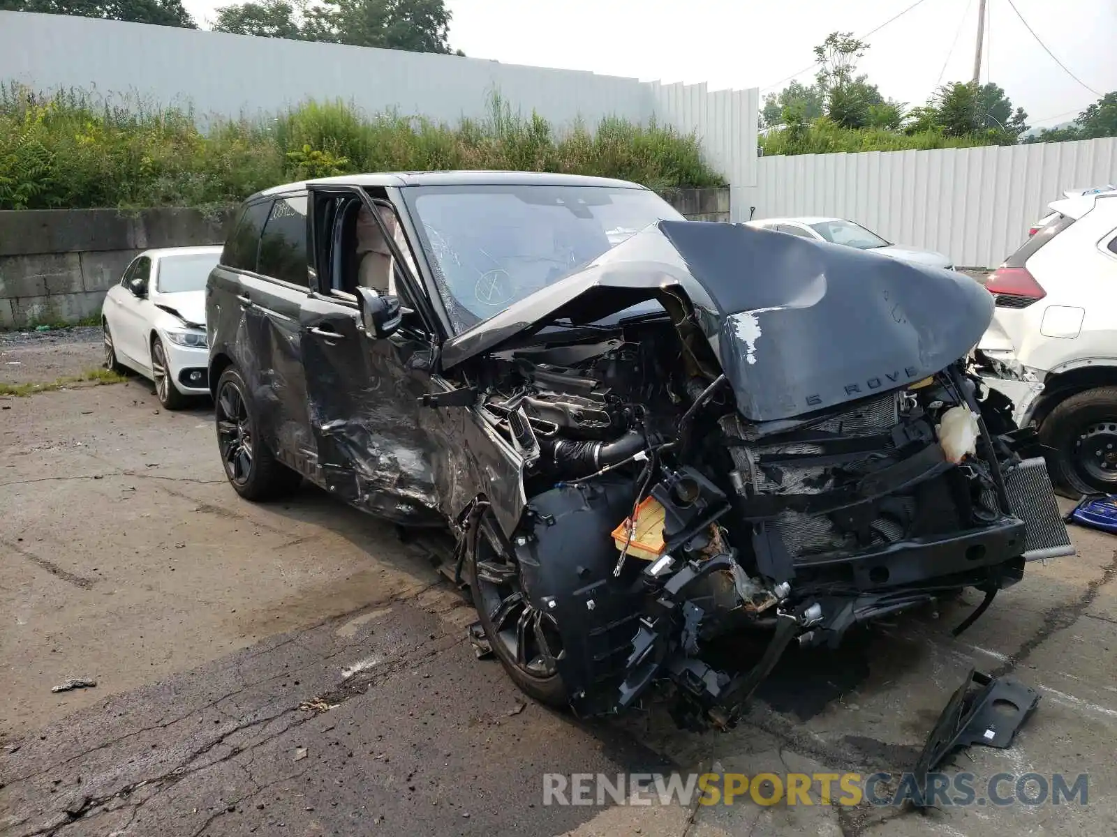 1 Photograph of a damaged car SALWR2SU7LA894582 LAND ROVER RANGEROVER 2020