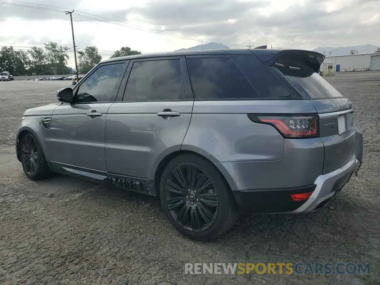 2 Photograph of a damaged car SALWR2SU8LA701405 LAND ROVER RANGEROVER 2020