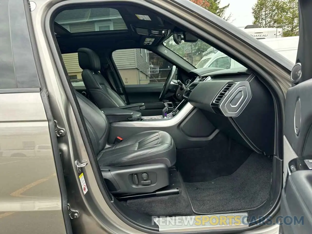 7 Photograph of a damaged car SALWR2SU8LA701890 LAND ROVER RANGEROVER 2020