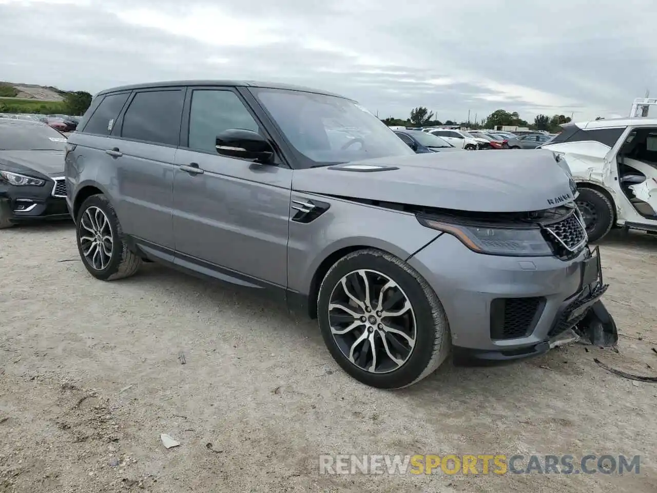 4 Photograph of a damaged car SALWR2SU8LA882411 LAND ROVER RANGEROVER 2020