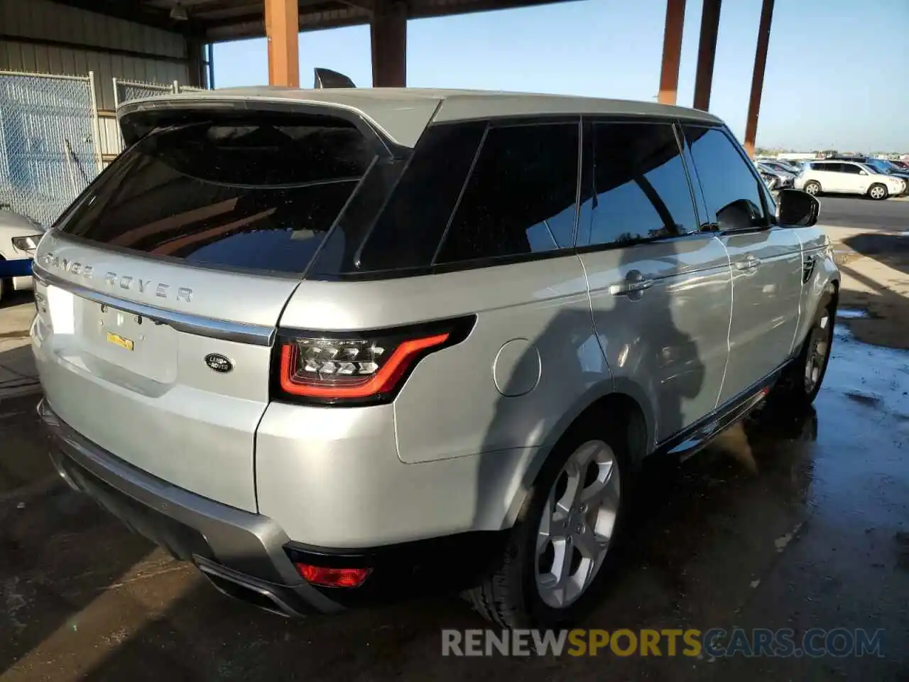 4 Photograph of a damaged car SALWR2SU9LA705267 LAND ROVER RANGEROVER 2020